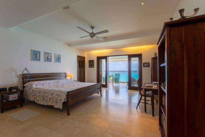 Gorgeous Apartment on the Water in Portico Residence St. James Barbados — photo 5