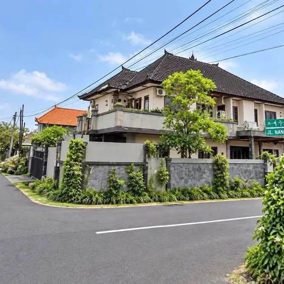 5-bedroom house in Denpasar — photo 1