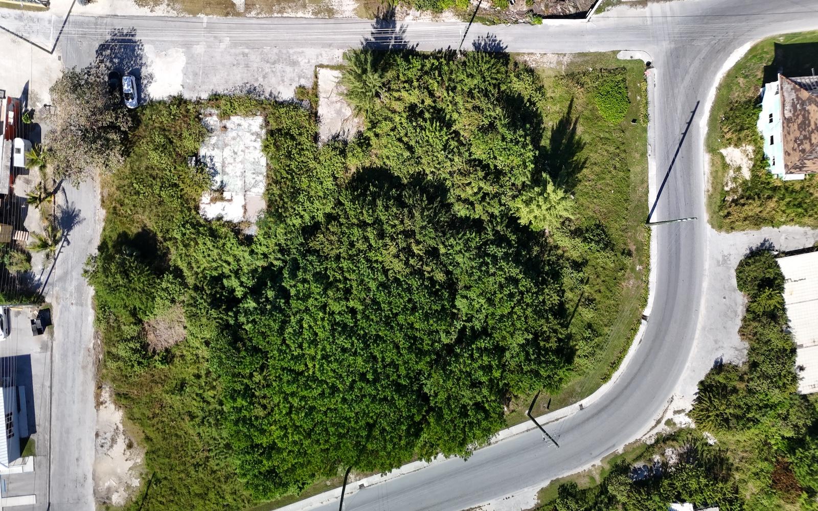 0.39 Acres of Harbour-Front Lot for Sale, Marsh Harbour, Abaco, Bahamas — photo 2