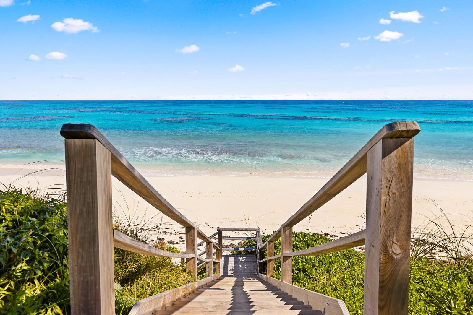 9 bedroom Residence for sale — THE LOOKOUT- NORTH END in Abaco Islands, The Bahamas — photo 3