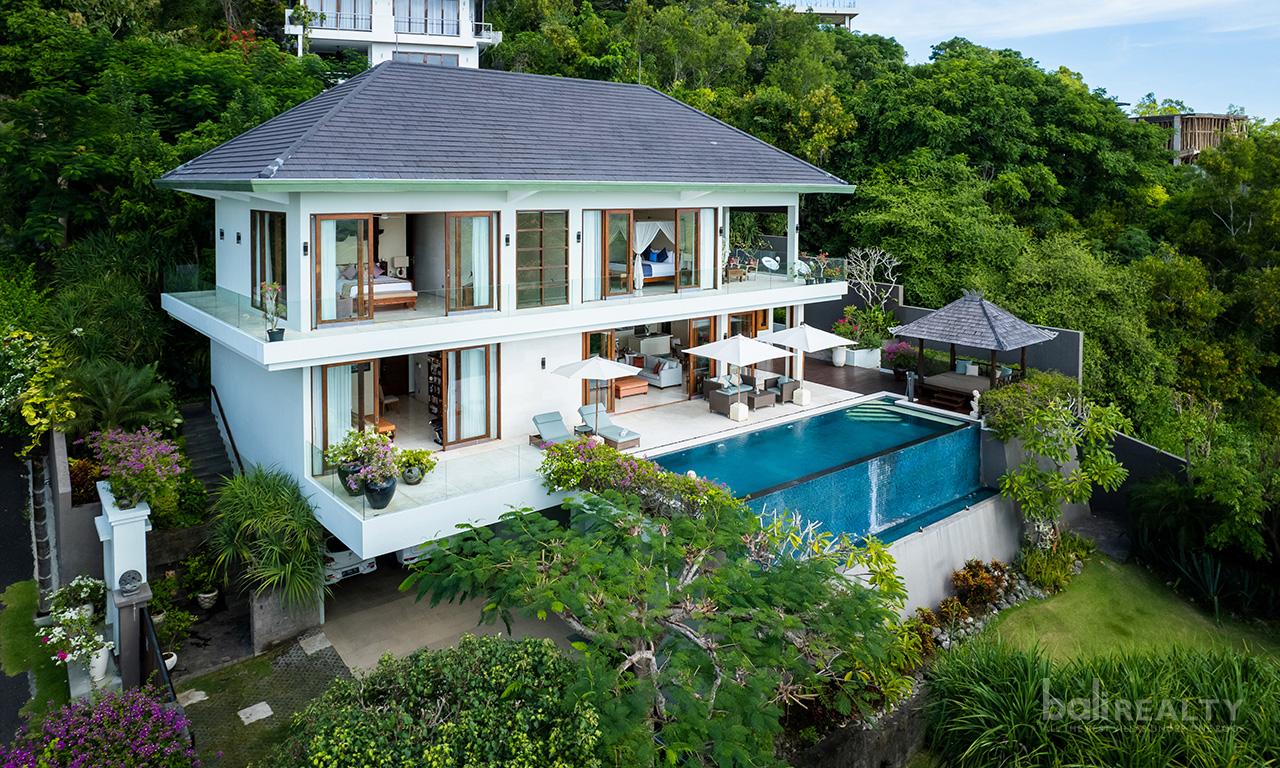 Exceptionally Built 3 Bedroom Freehold Villa with Amazing Panoramic Ocean and Mountain Views - 2549 — photo 1