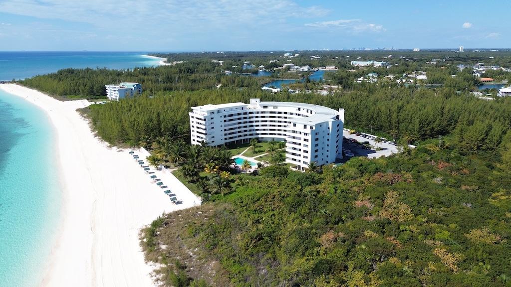 2 Bedroom Penthouse Condo for Sale, Silver Point Condos, Lucaya Beach, Freeport, Grand Bahama, Bahamas — photo 1