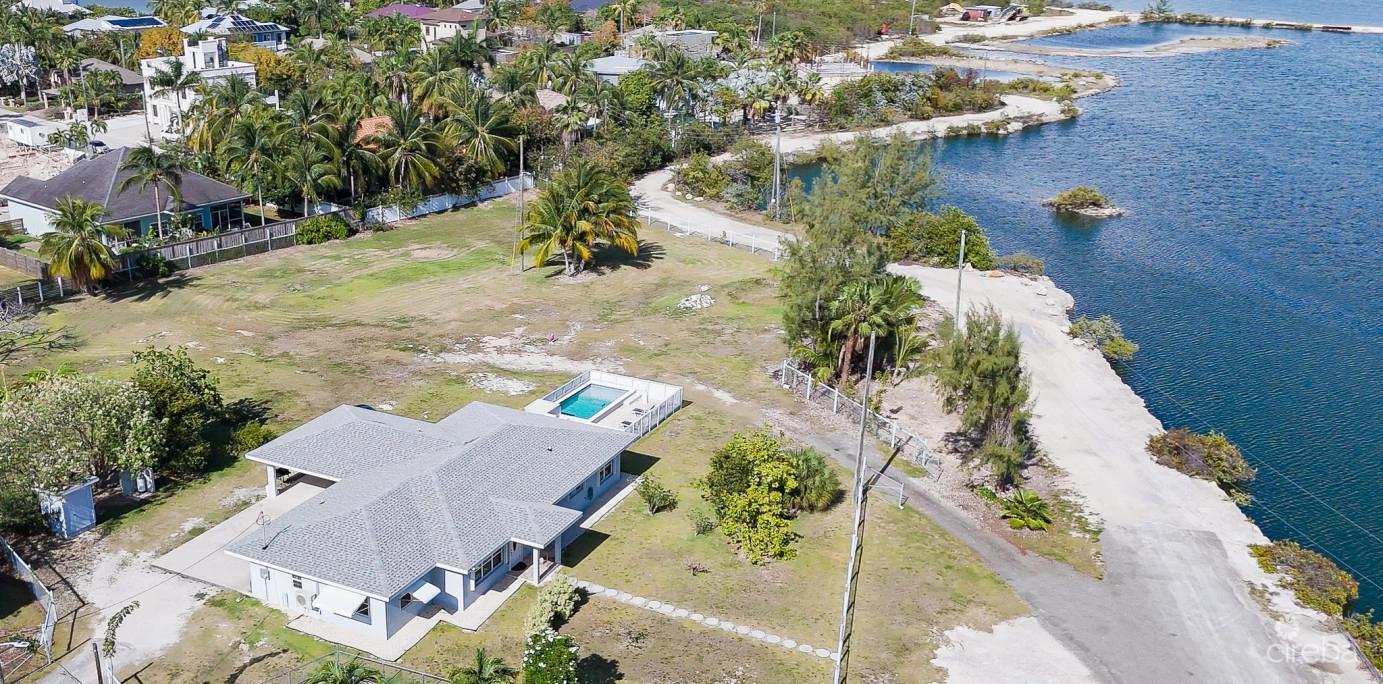 4 Bedroom Waterview Home Near Seven Mile Beach Corridor in Cayman Islands — photo 1