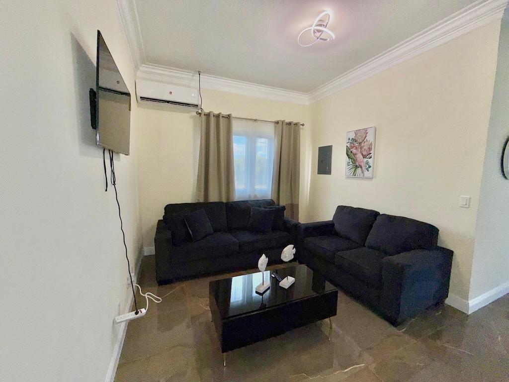 2 bedroom Residence for sale — SILVER COIN LANE #7 in Grand Bahama, The Bahamas. — photo 2