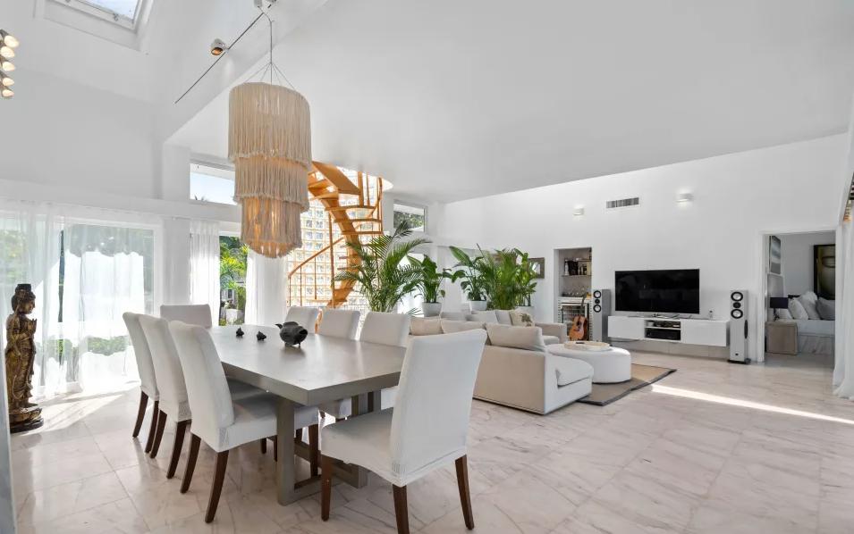 Palm Shores 5BR Idyllic Beach House — photo 2
