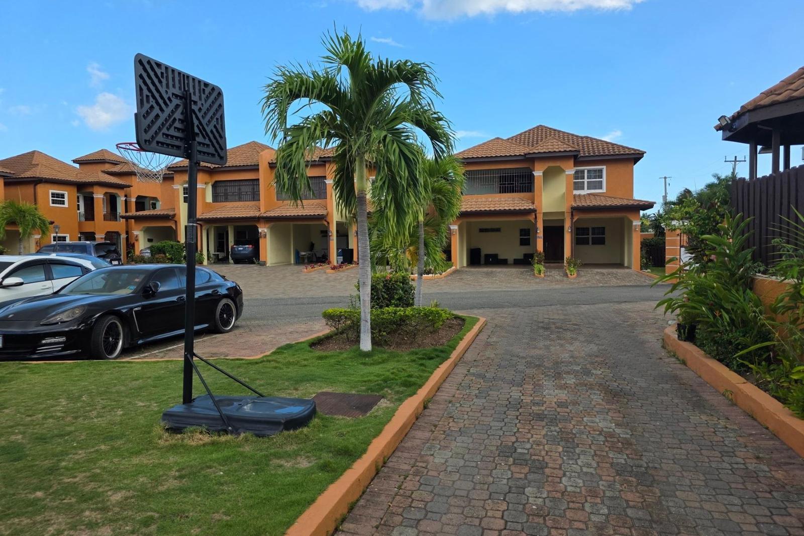 2 Bedroom Condo for Sale, 2-50-52 Sandhurst Crescent, Liguanea, Kingston, Jamaica — photo 2