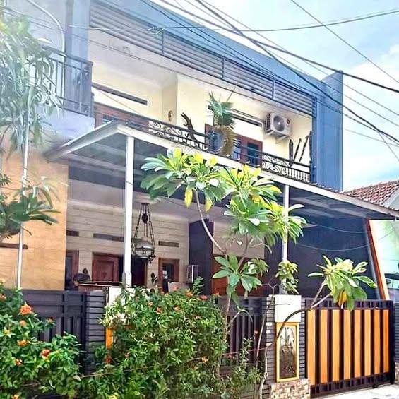 6 bedroom house in Denpasar — photo 1