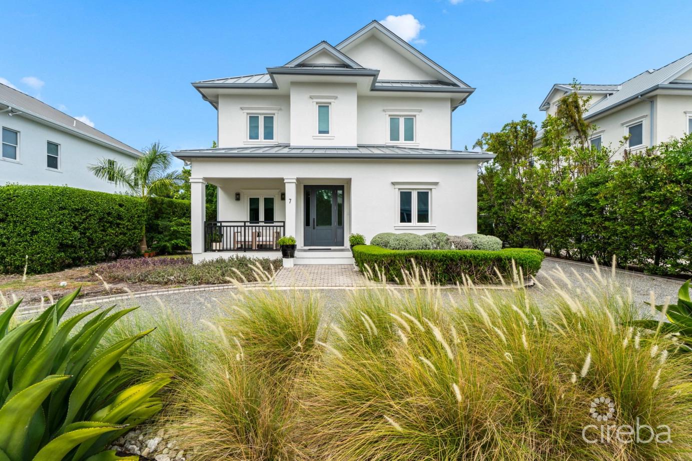 4 bedroom house for sale in South Sound, Cayman Islands — photo 1