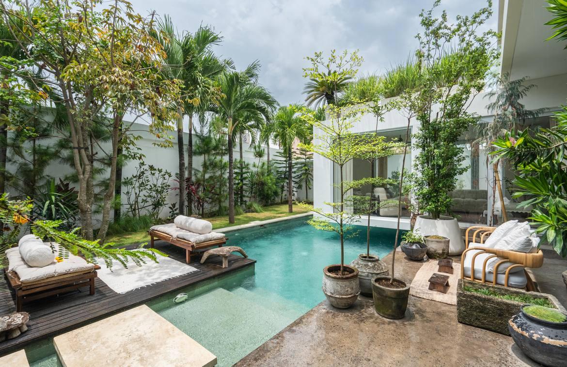 Stylish Tropical Retreat Steps from Bumbak’s Main Street in Kerobokan, Bali, Indonesia — photo 3