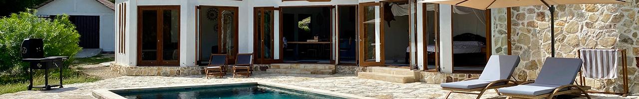 Exclusive Freehold Three-Bedroom Beachfront Villa with Bungalow on Rote Island: Investment Ready — photo 2
