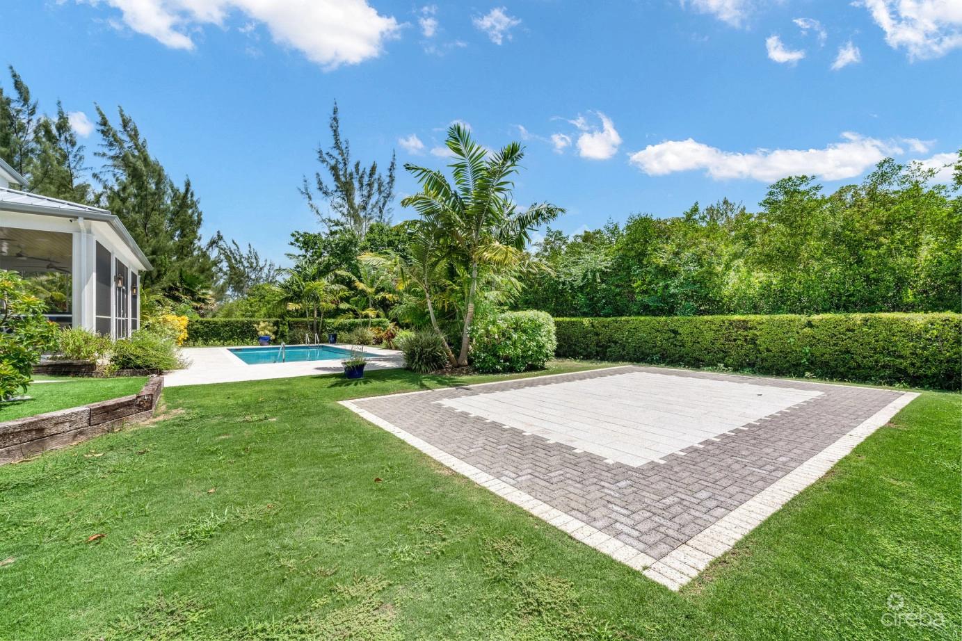 The Lakes Executive Family Home With Pool — photo 5