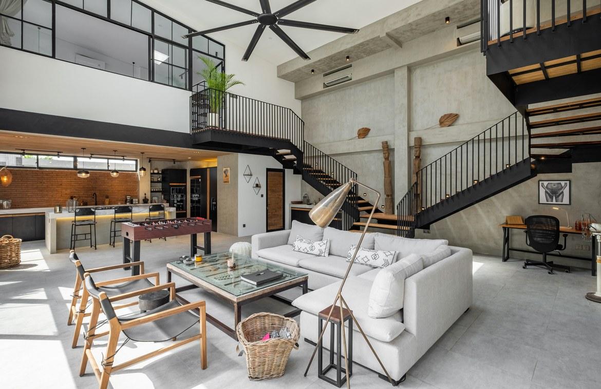 Stylish Industrial Loft Villa 850m from Berawa Beach — photo 1