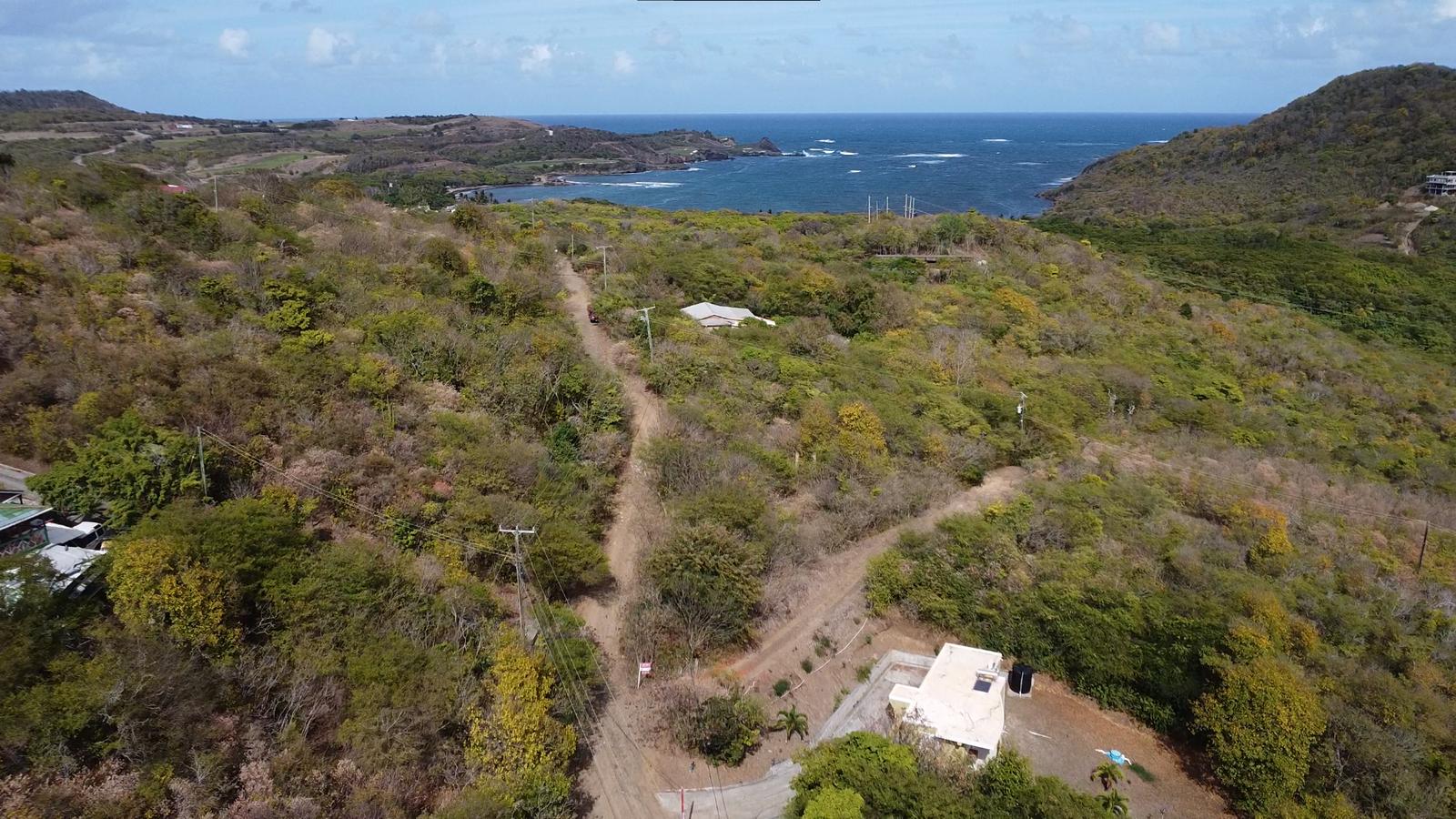 Cas en Bas - Expansive Coastal Opportunity Ideal for Villas or Estate Development — photo 1