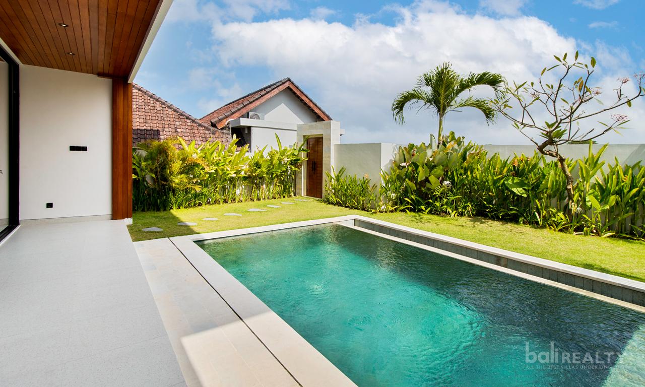 Brand-New Three-Bedroom Villa for Sale in Cemagi with Rice Field Views — photo 3