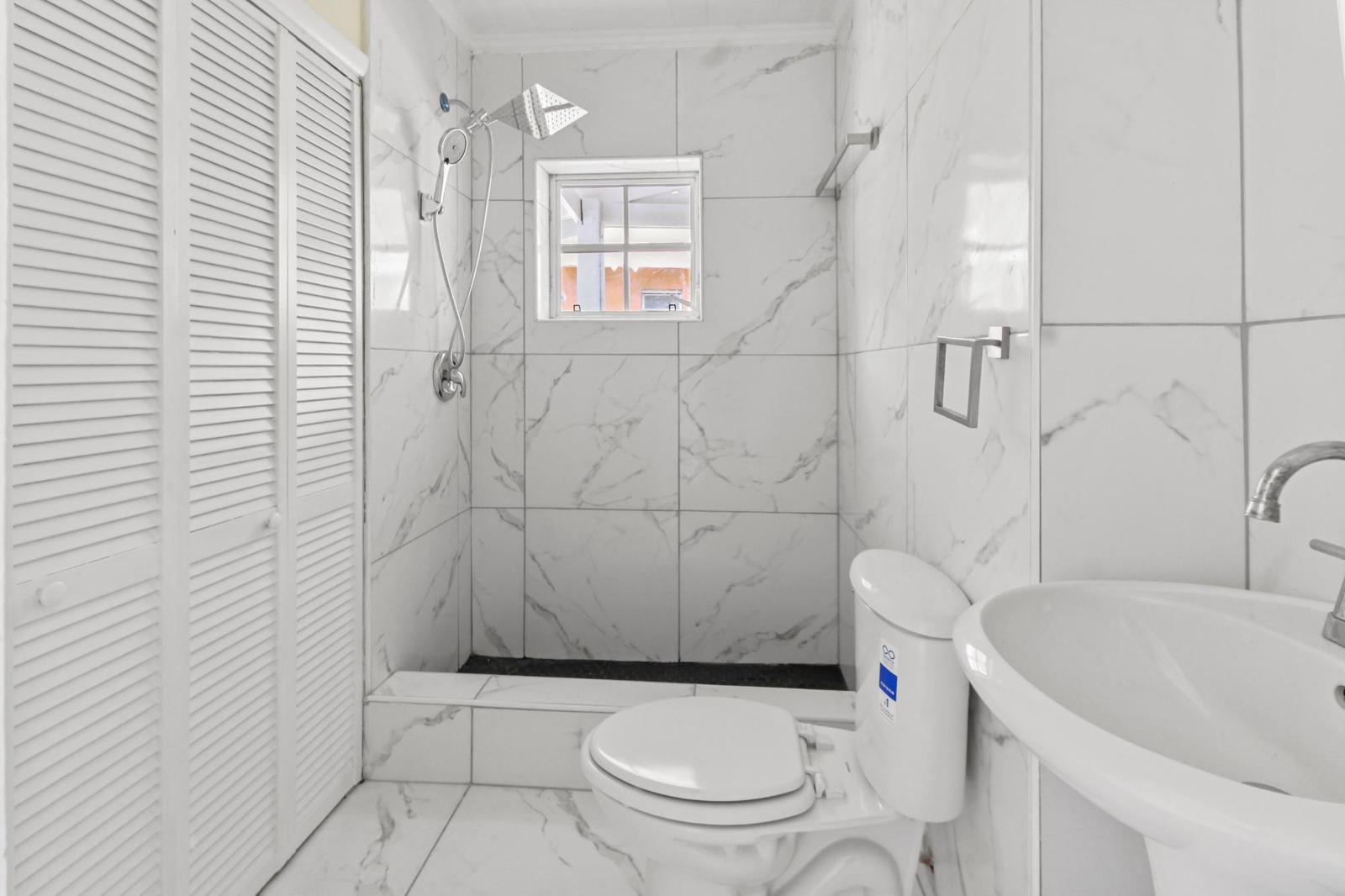 2 bedroom Apartment for sale — ENEAS AVE — photo 4