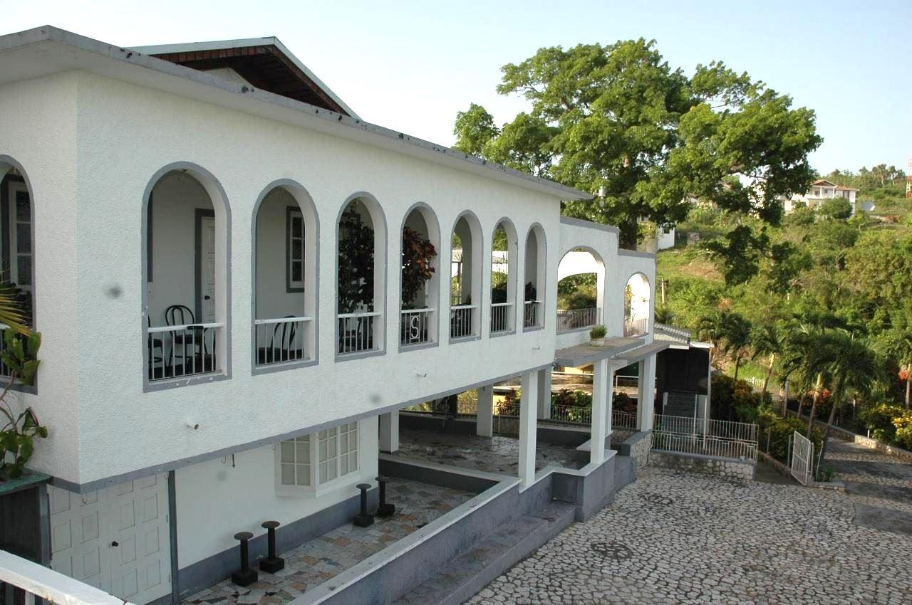 9 Bed, 8.5 Bath House for Sale in Sligoville, Jamaica — photo 4