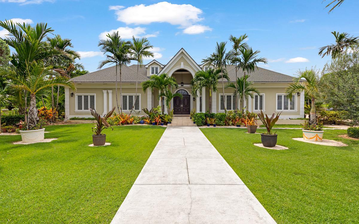 4 Bedroom Home for Sale, Winton Estates, New Providence, Bahamas — photo 5