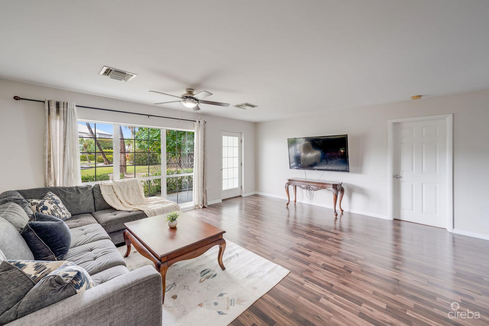Sunrise 3bed/2bath--end Unit--ground Floor in the Cayman Islands — photo 3