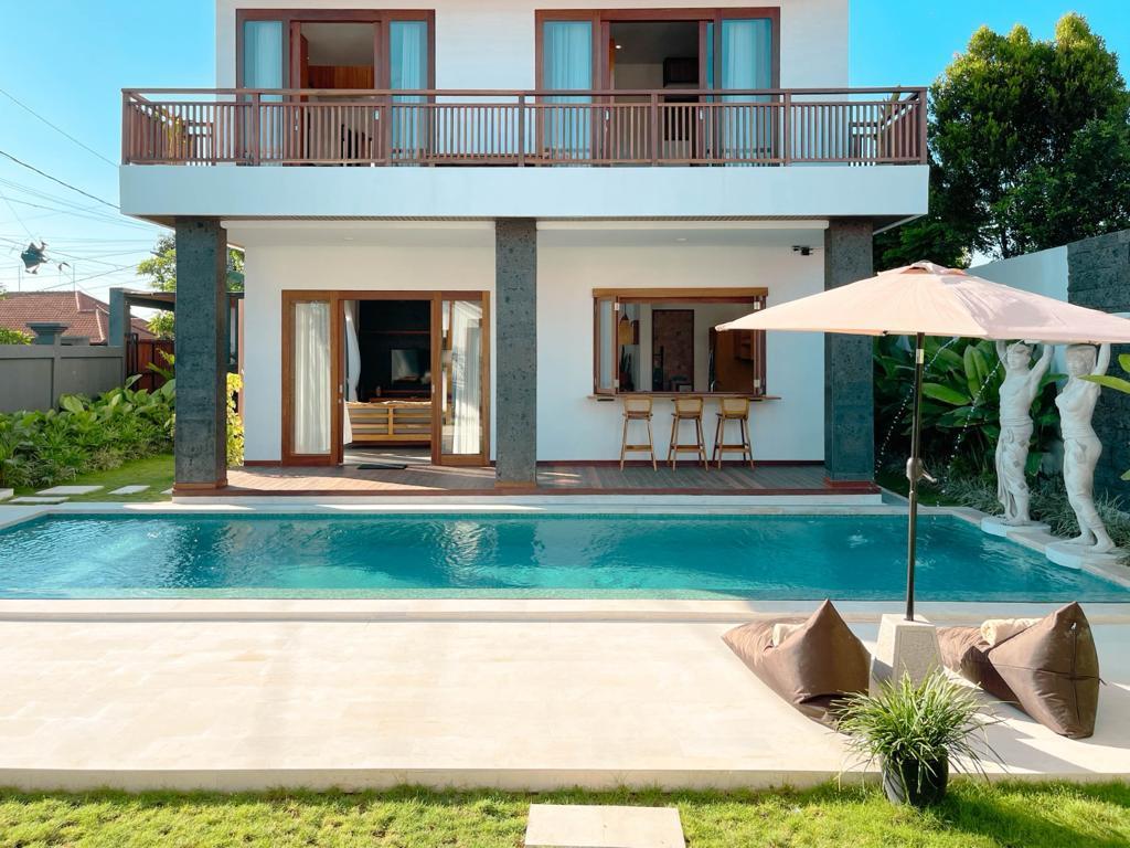 Elegant Three Bedroom Villa In The Serene Part Of Canggu — photo 3