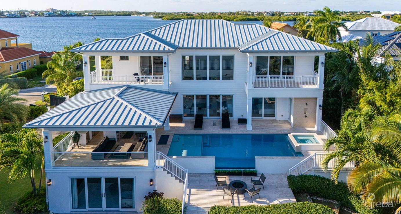 5 Bedroom Villa with Private Pool in West Bay, Cayman Islands — photo 1