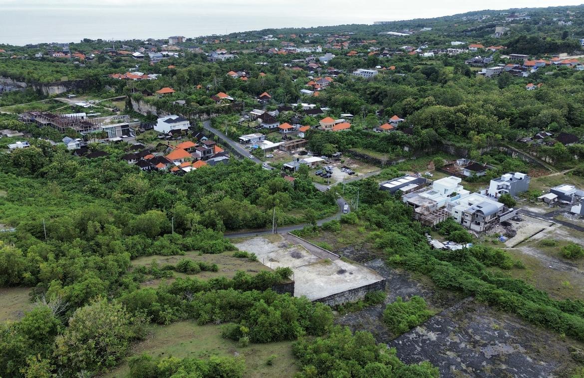 Strategic 425 sqm Freehold Land in Prime Ungasan Residential Zone — photo 4