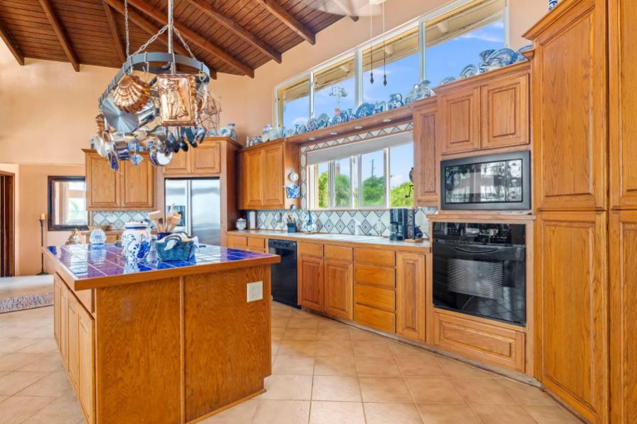 8 Bedroom Luxury Home for Sale in Shoal Bay — photo 5
