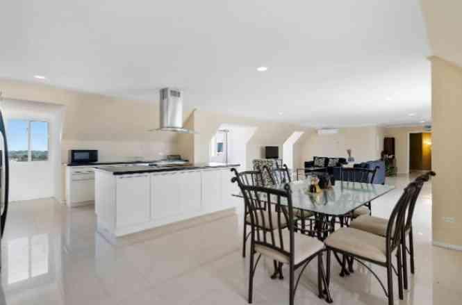 3 Bed Apartment in Cable Beach, Bahamas — photo 5