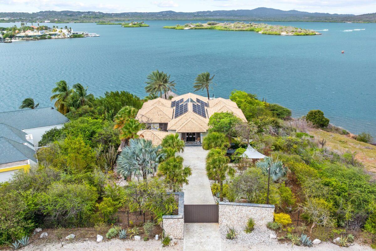 6 Bedroom Home with Private Beach and Dock in Seru Boca Estate, Curaçao — photo 5