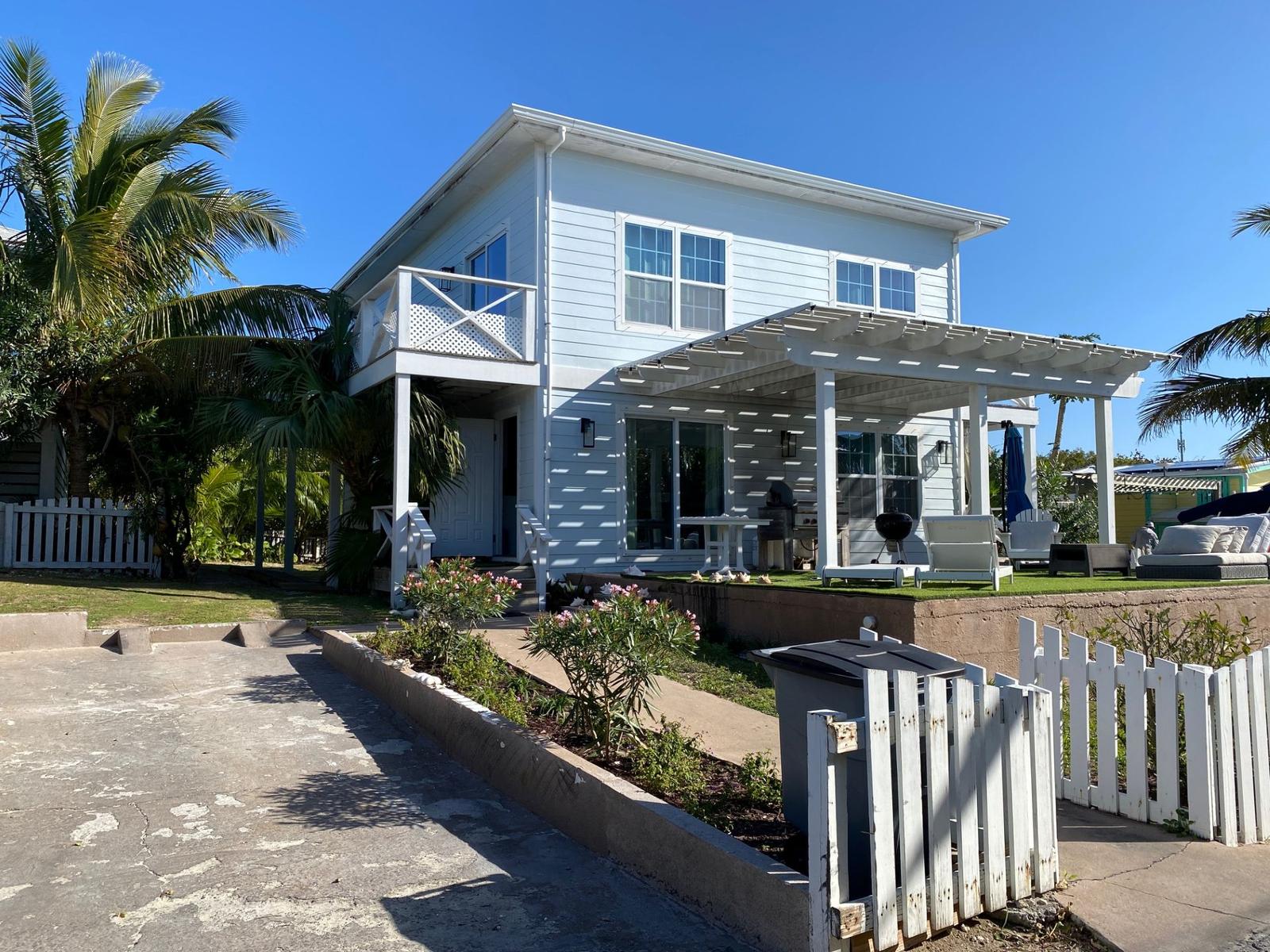 4 Bedroom Home for Sale, Dolphin Beach Estates, Guana Cay, Abaco, Bahamas — photo 1