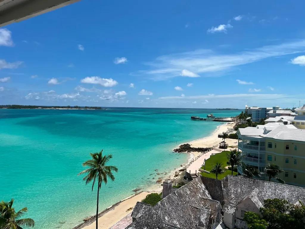 2-bedroom penthouse in Cable Beach — photo 2