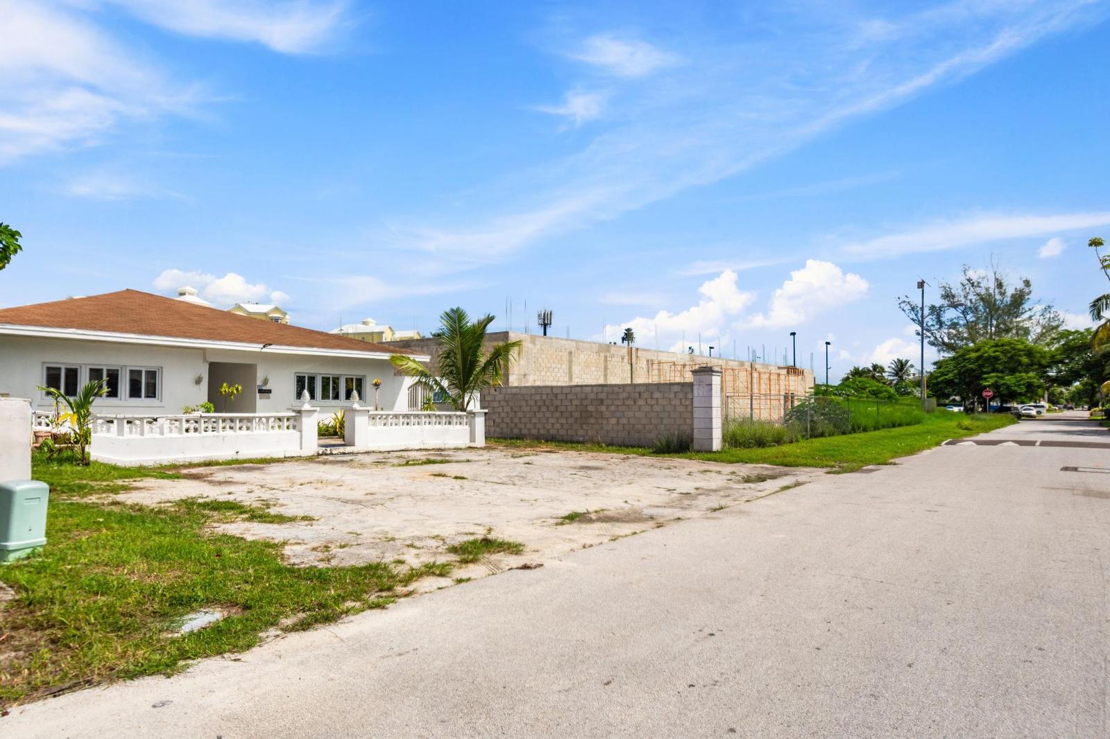 11 bedroom Apartment for sale — 18 HAMPSHIRE STREET in Nassau / New Providence, The Bahamas — photo 4