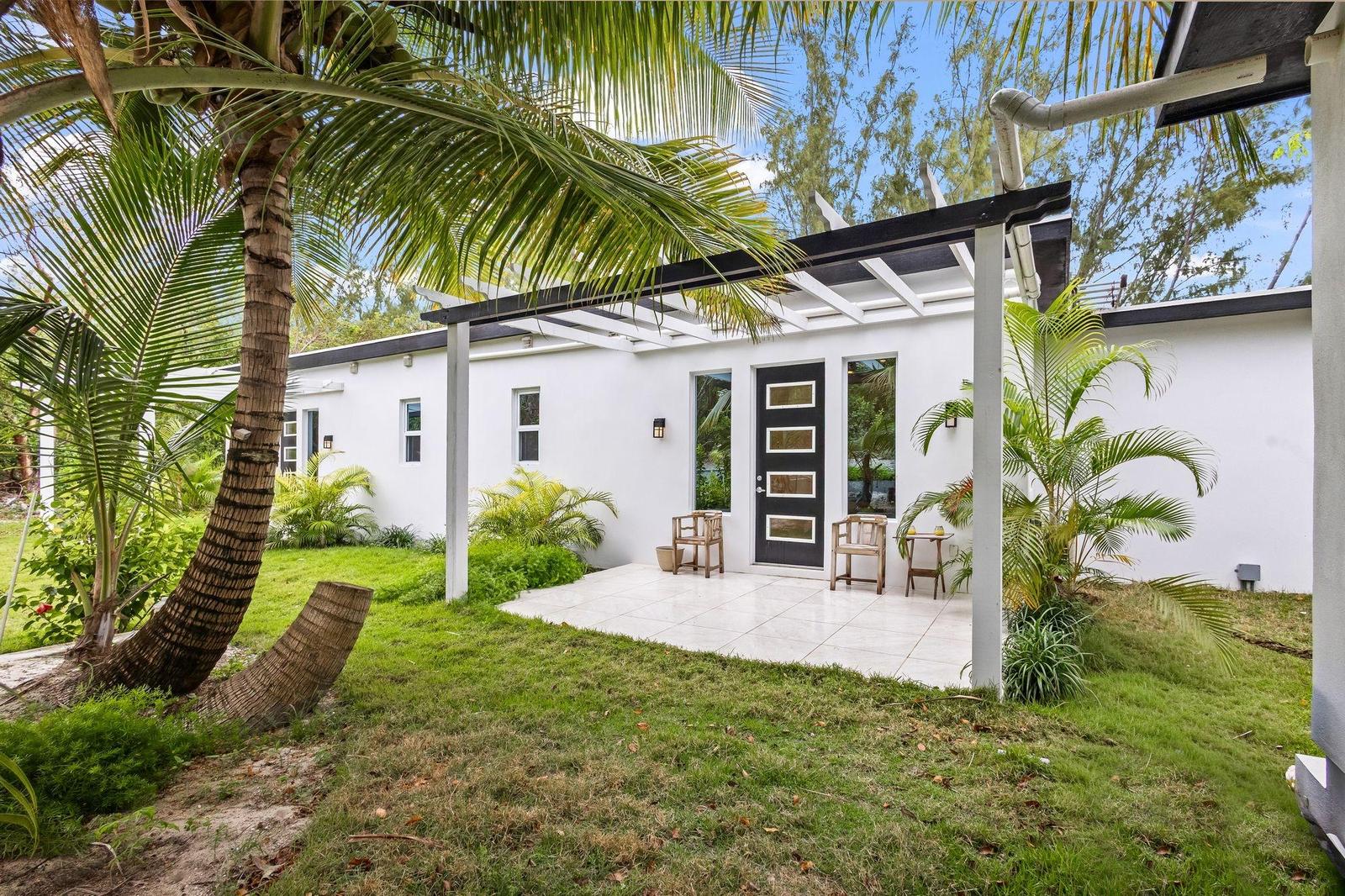 SPLENDID ISOLATION Residence for Sale in Eleuthera, The Bahamas — photo 1