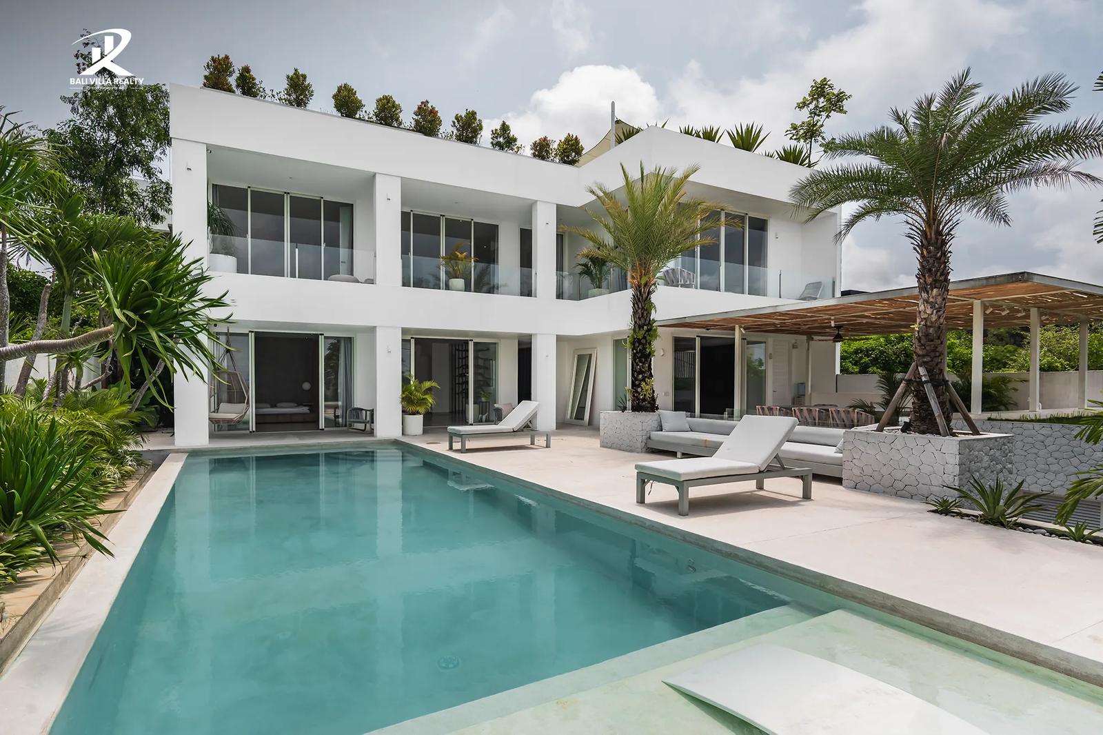 4 bedroom Leasehold Villa with Ocean View Rooftop in Ungasan — photo 2