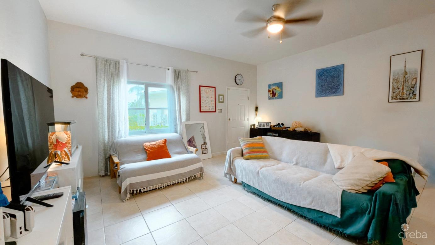 Alhambra Villas 1 Bed Condo in the Cayman Islands — photo 2