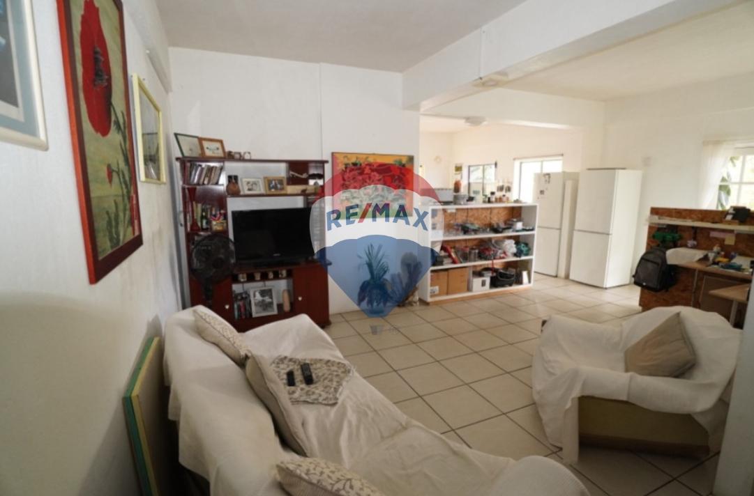 BEQUIA INCOME PROPERTY — photo 4