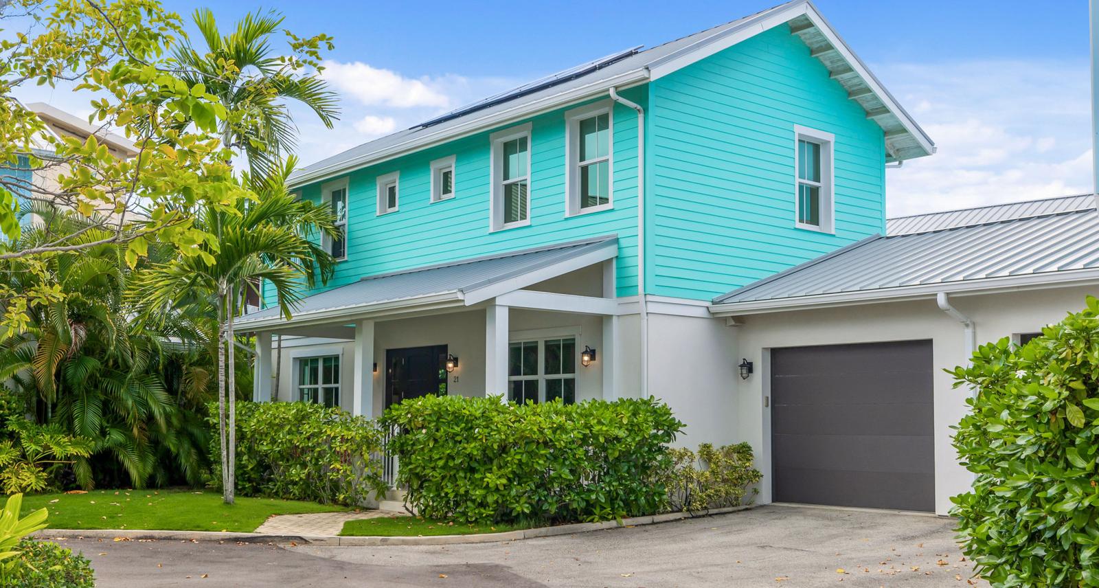 Beautifully Appointed Condo with Garage & Boat Dock — photo 1