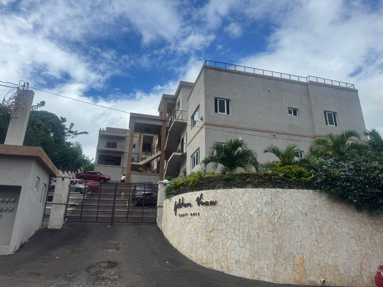 Modern, Spacious 3 Bedrooms 3 Bathrooms Apartment for Sale — photo 1