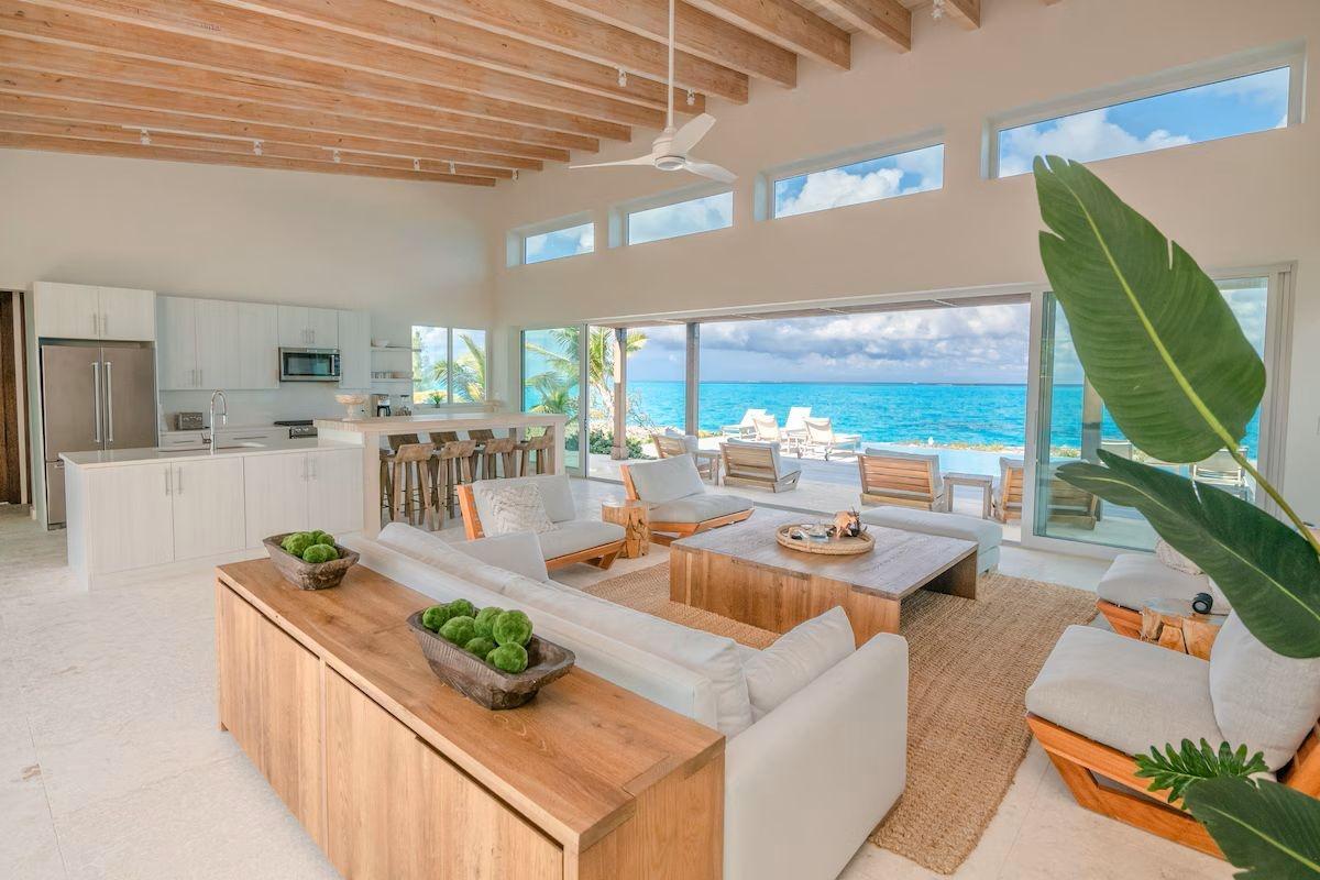 4 Bedroom Beachfront Residence in Forbes Hill, Exuma — photo 4