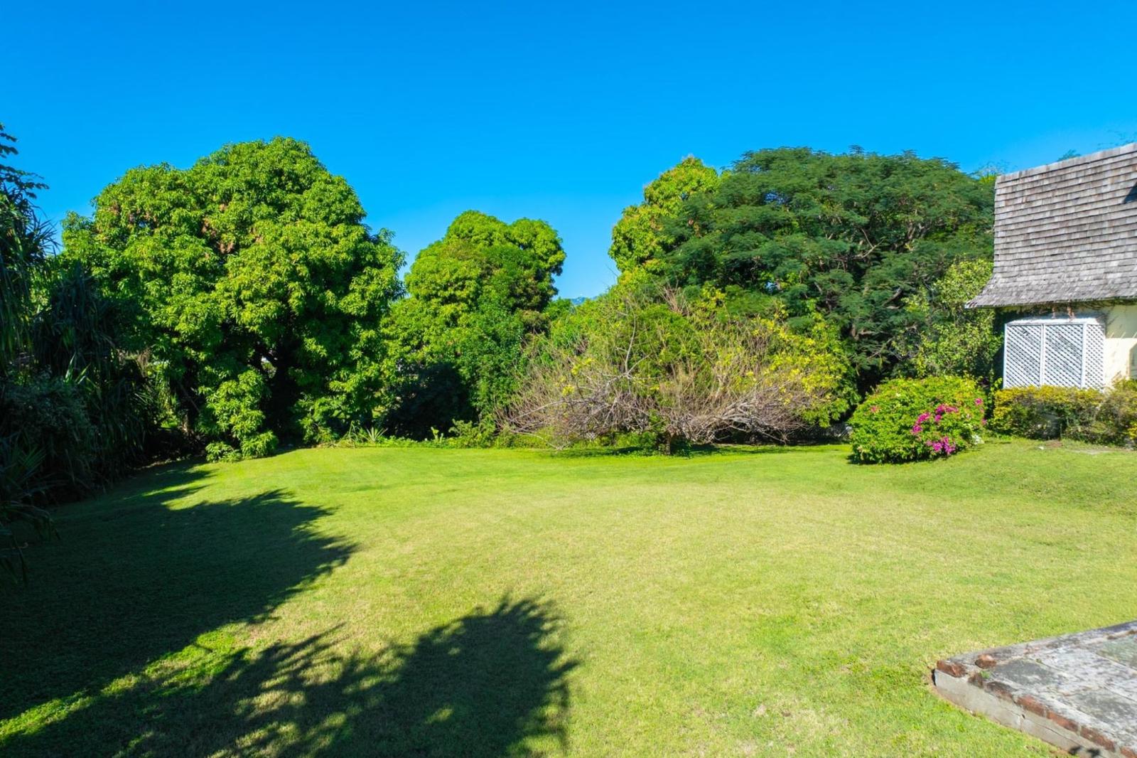 0.87 Acre Residential Lot for Sale, Kingston 6, Jamaica — photo 5