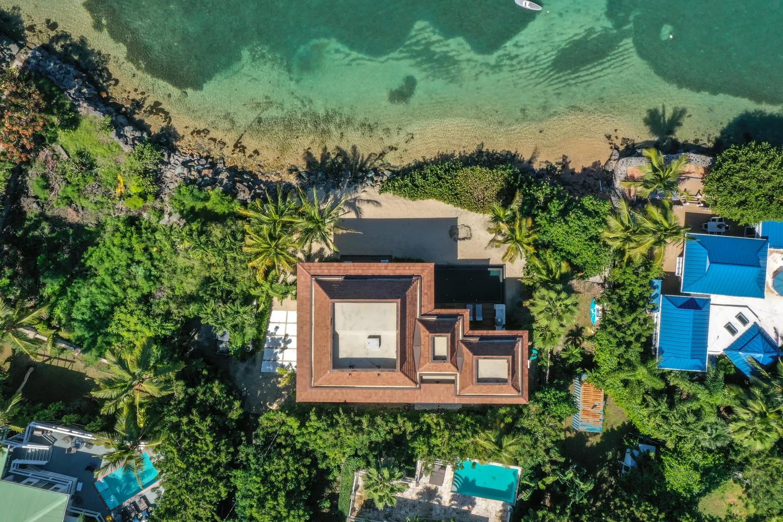 Indo House - Waterfront Villa with Infinity Pool in St. John — photo 2