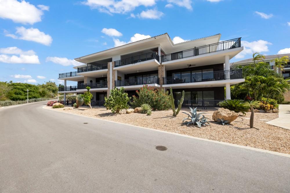 Luxury New-Build Apartment with Pool in Blue Bay – The Breeze — photo 3