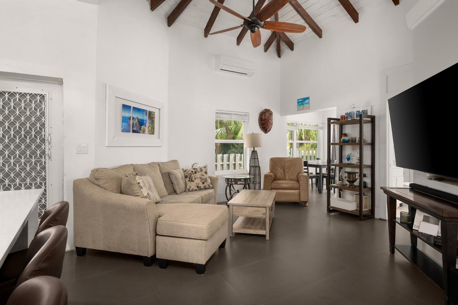 5 Bedroom Multi-Family Property for Sale, Kakeka Street, Grace Bay, Providenciales, Turks & Caicos — photo 2