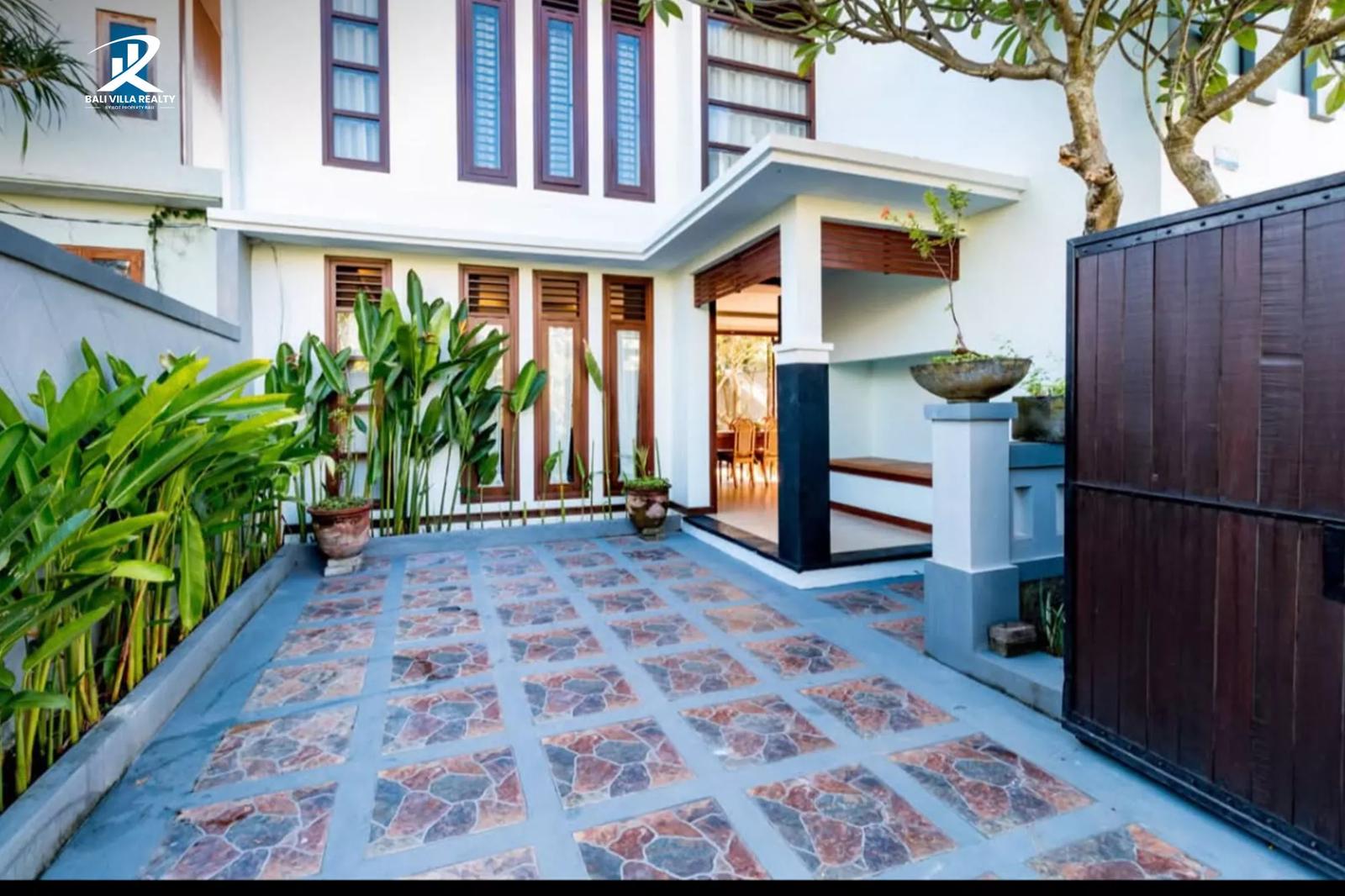 Cozy 3BR Family Villa in Kerobokan for Yearly Rental — photo 3