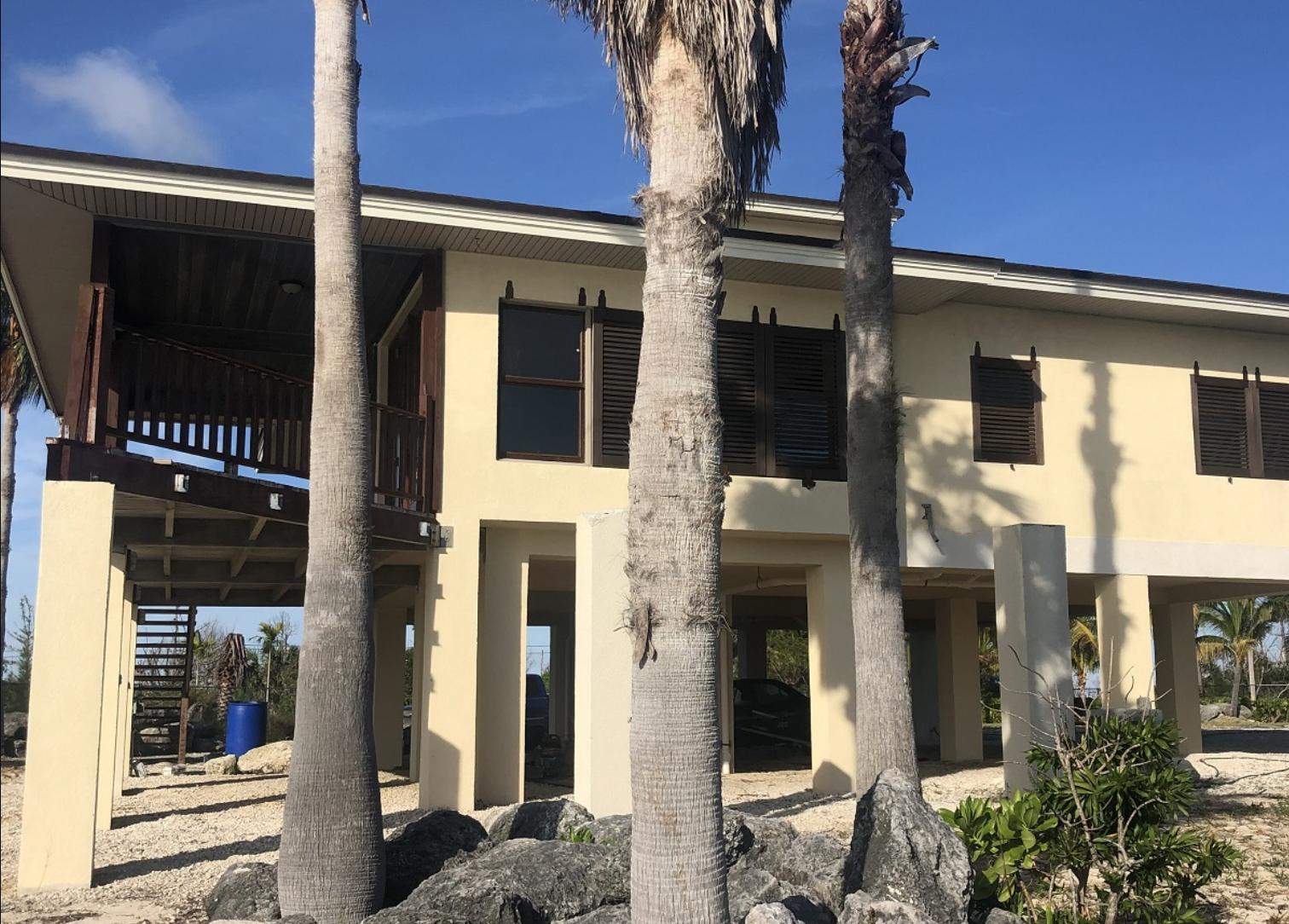 3 Bedroom Canal-Front Home for Sale, Emerald Bay, Grand Bahama, Bahamas — photo 4