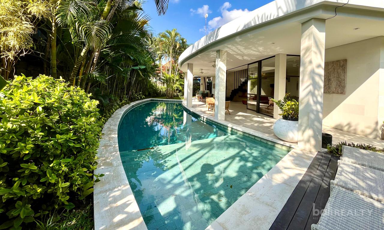 Four-Bedroom Family Villa for Yearly Rent in Prime Seminyak – 2776 — photo 5
