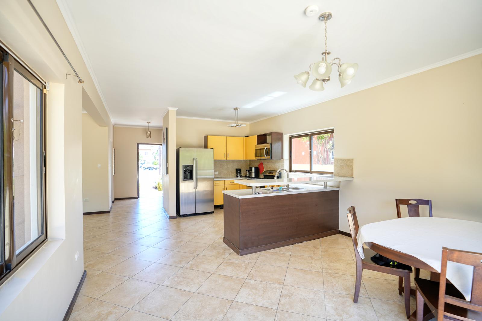 4 Bedroom House in Gold Coast, Aruba — photo 3