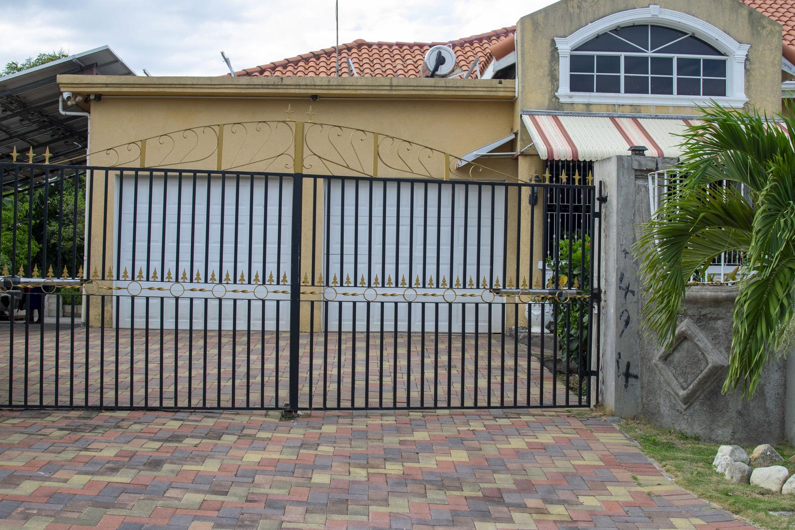 5 Bedroom 6 Bathroom House in Plantation Village St. Ann — photo 2