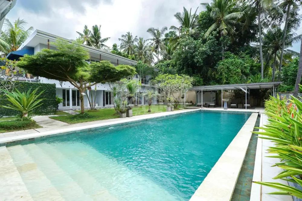 4-Bedroom Ocean View Villa for Sale in Candidasa — photo 1