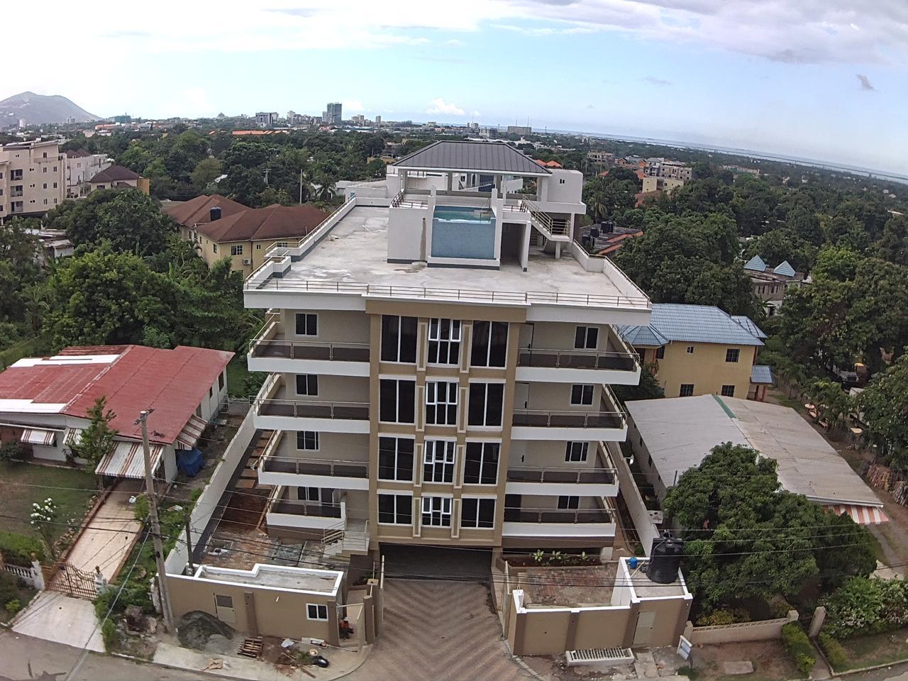 2-Bedroom Apartment with City and Mountain Views in Gated Community — photo 1