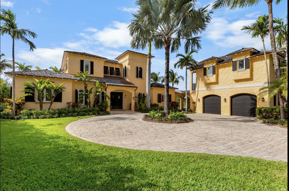 Gorgeous Waterfront Home for Sale in Old Fort Bay, Paradise Island, Bahamas — photo 1